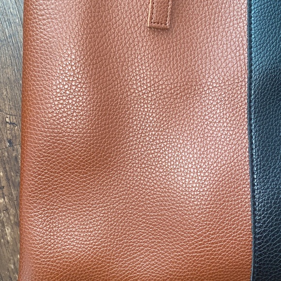 Vince Camuto Tote Purse - Picture 2 of 4